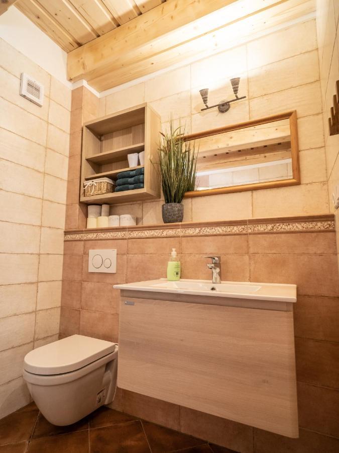 Apartment Andel Satov